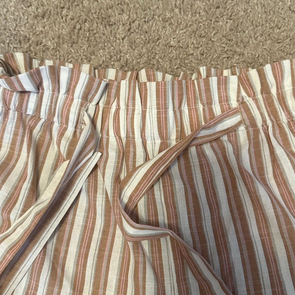 Stretchy striped shorts - Picture 2 of 3